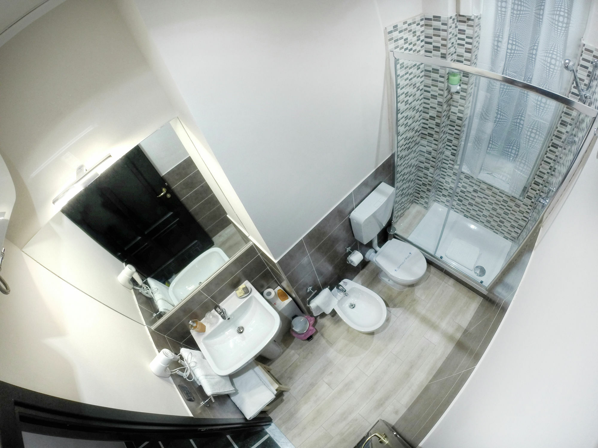 Guesthouse Vittoria Rooms - The Original Since 2015 Genua Zewnętrze zdjęcie